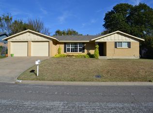 1132 Valley View Dr, Hurst, TX 76053