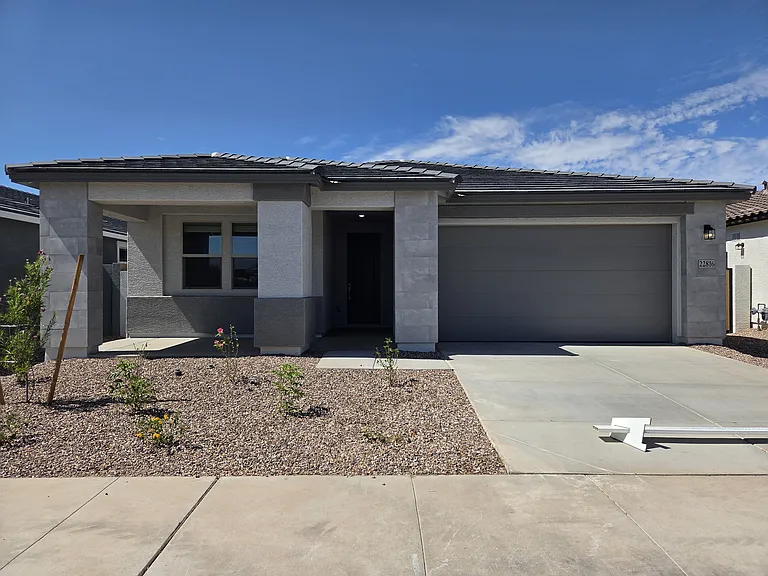 22816 E Roundup Way — Photo 1