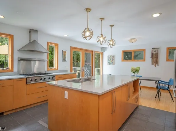 18 Maple Way, Mountain Lakes Boro, NJ 07046