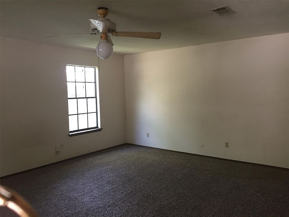 2nd image of 1107 Dexter Drs