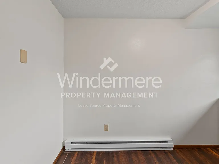 904 S McDonald Rd — Photo 8