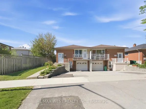 7066 Magic Ct, Mississauga, ON L4T 3A1