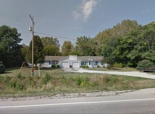 1207 S Division St #B, Mahomet, IL 61853