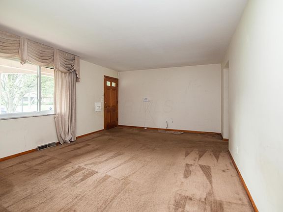 3rd image of 942 Poling Dr