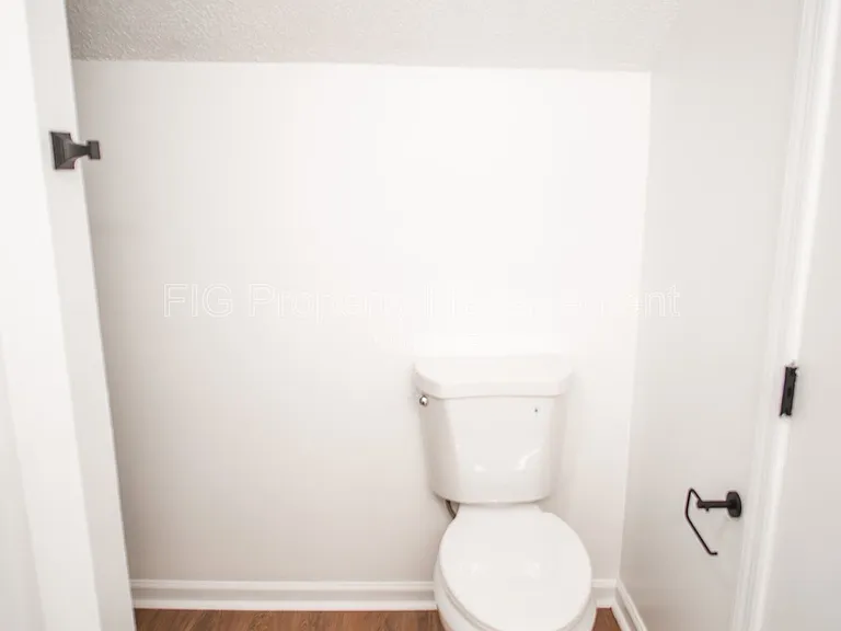 415 Watauga Dr #B — Photo 9