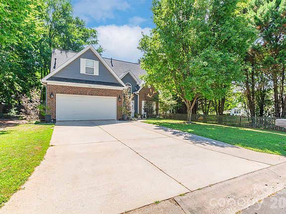 2nd image of 1562 Matthews Dr
