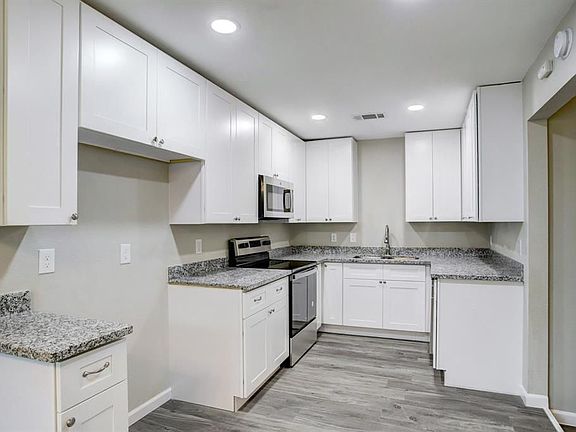 4th image of 5002 Doulton Dr