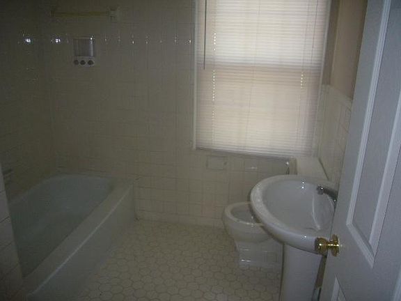 5th image of 3405 Chancellor St