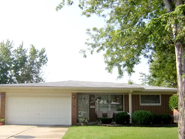 2928 Belcher Dr, Sterling Heights, MI 48310