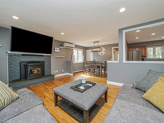 5th image of 18 Arleen Ave