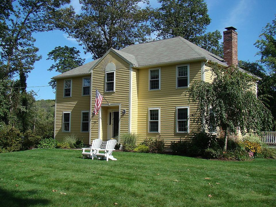 2nd image of 205 Barker St