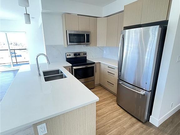 3rd image of 3070 Kilpatrick Ave #402