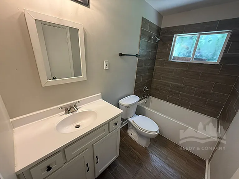 2076 Willow Wood Ave — Photo 8