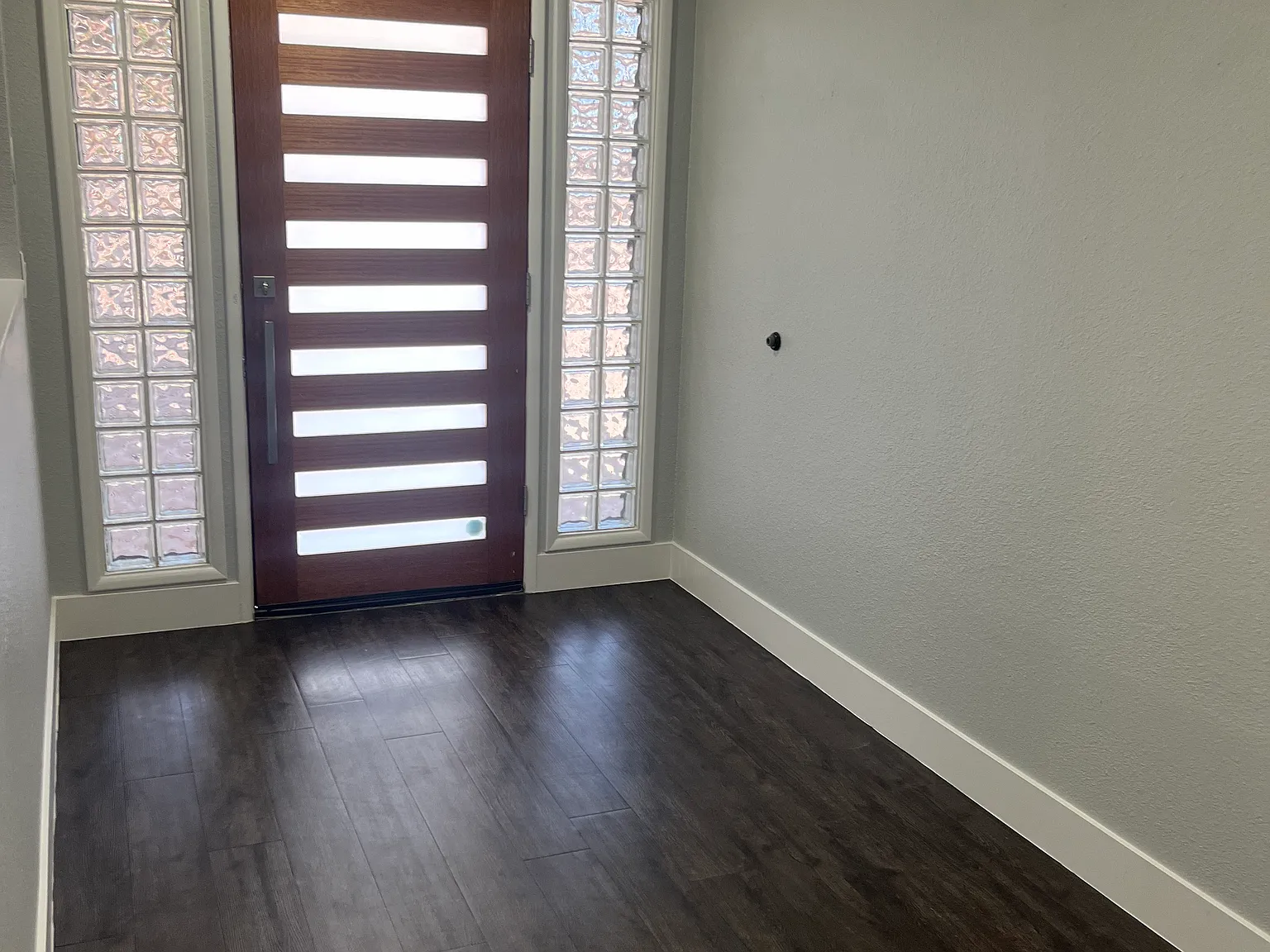 3 bed, 2278 sqft, $3,600 — Photo 2