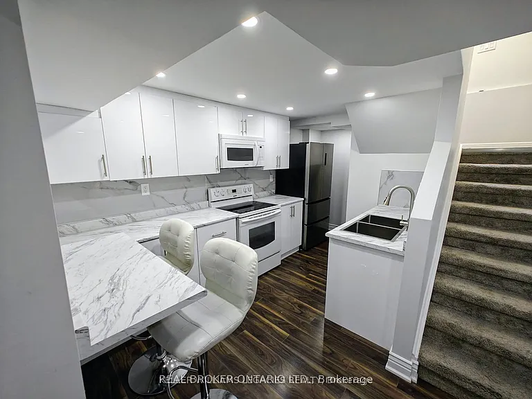 47 Rotary Dr — Photo 31