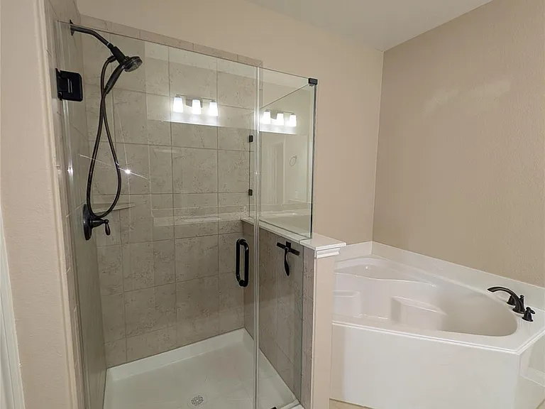 21210 Echo Manor Dr — Photo 9