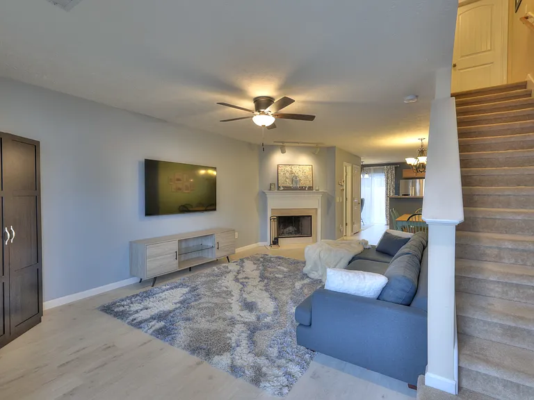 589 Bradburn Village Cir — Photo 6
