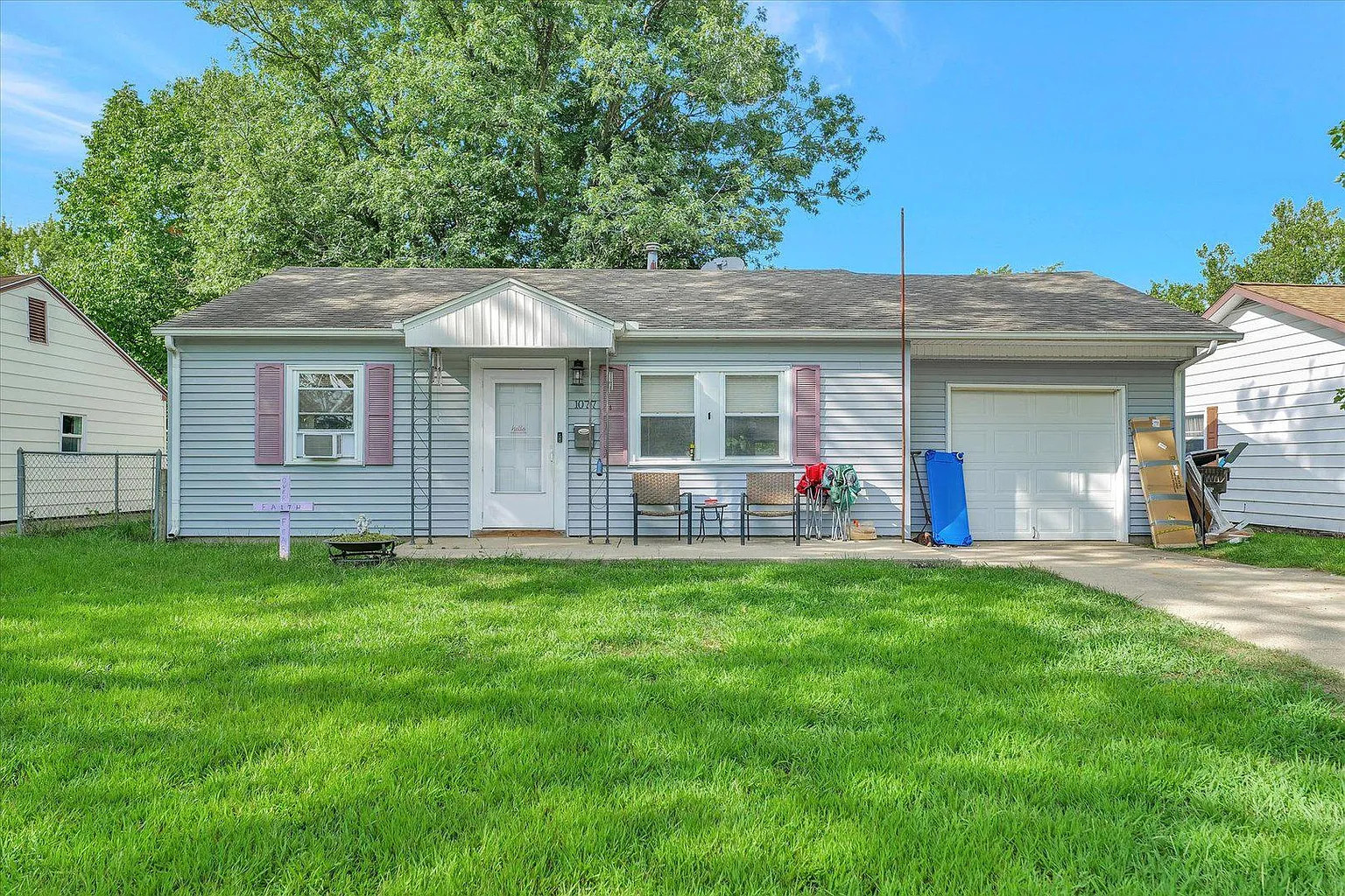 1077 Bel Aire Dr photo 1