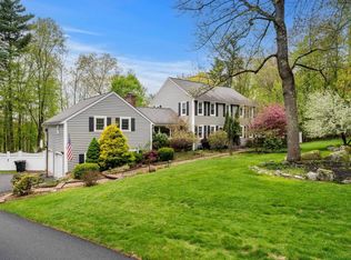13 Birchwood Circle, Bedford, NH 03110