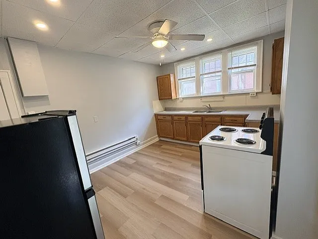 1 bed, 900 sqft, $895 — Photo 4