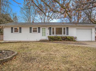 409 N Dr E, Marshall, MI 49068