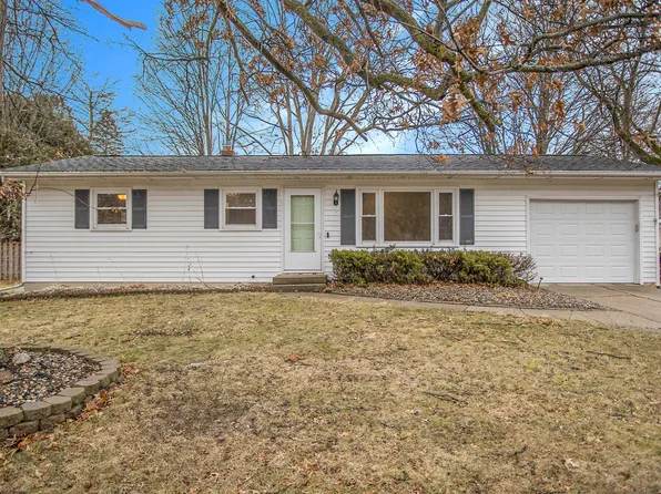 409 N Dr E, Marshall, MI 49068