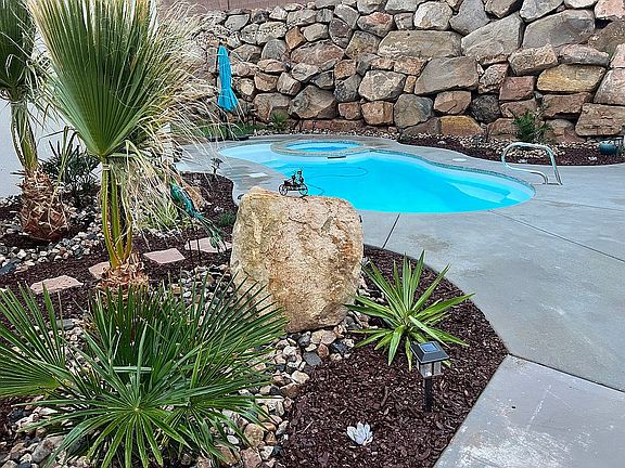 4th image of 622 E Bear Claw Dr
