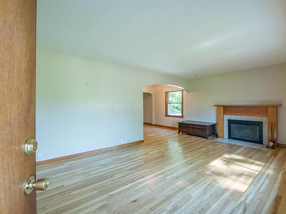4th image of 625 Maplewood Ave