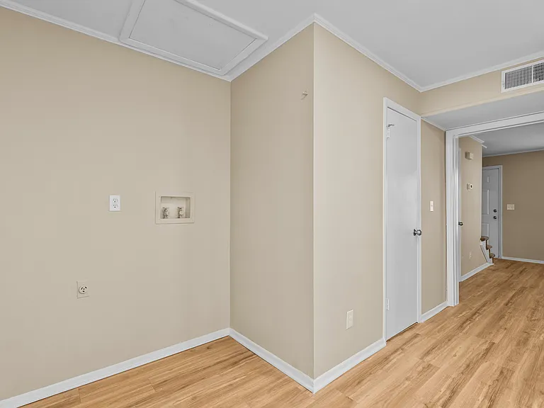 1624 Spring Garden St — Photo 8