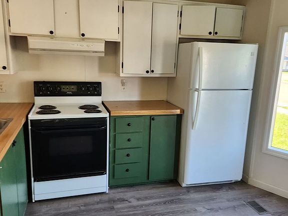 2nd image of 113 W Pe Ell Ave