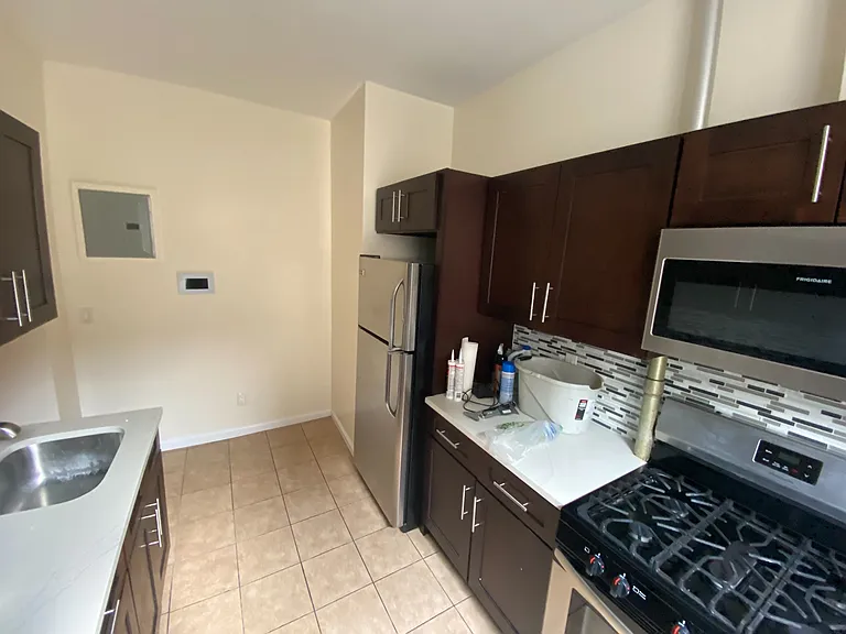 446 Senator St #13 — Photo 4