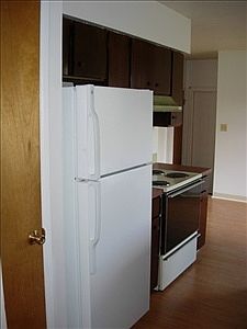 3rd image of 3307 N Hallmark Ln