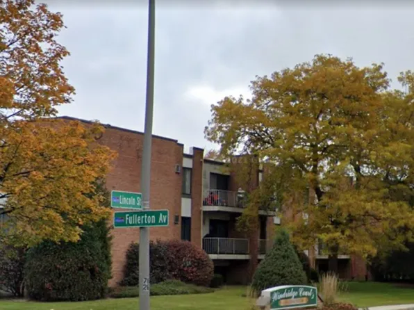 300 W Fullerton Ave APT 321, Addison, IL 60101