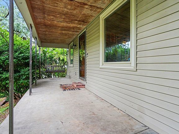 4th image of 2508 SW Fillmore St