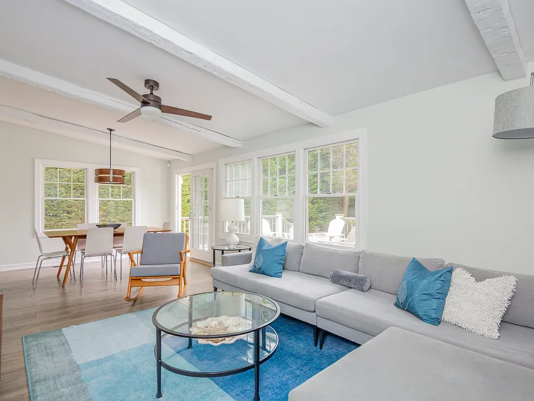 11 Beach Ave — Photo 8