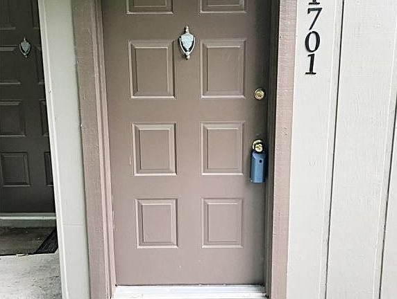 3rd image of 1701 Cumberland Ct SE #1701