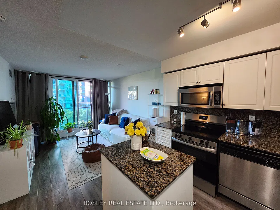 215 Fort York Blvd #414