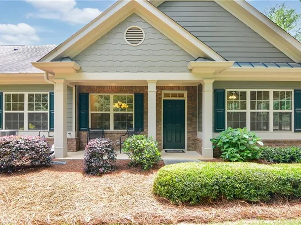 5005 Flycatcher Dr, Alpharetta, GA 30004