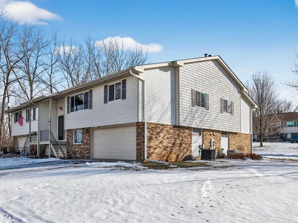 6830 Sandlewood Rd, Woodbury, MN 55125