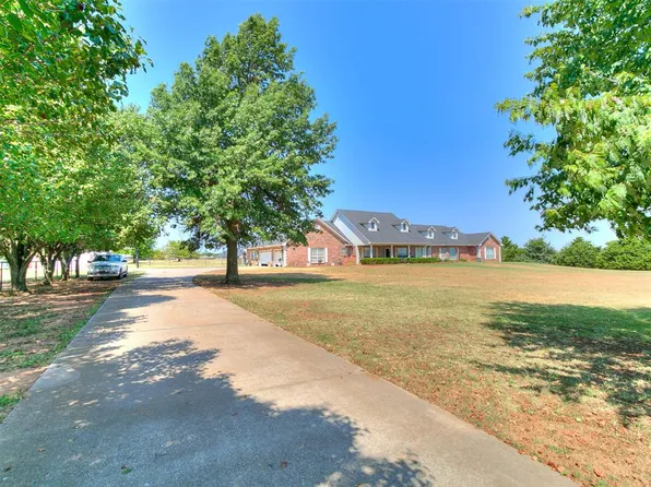 5401 Castleridge Dr, Mustang, OK 73064
