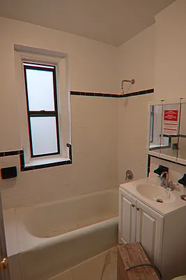 Rented by PMG Real Estate  | media 13