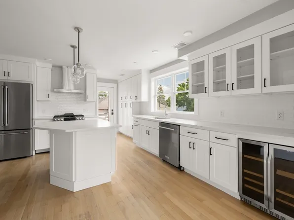 22 Carver Rd E #22, Watertown, MA 02472