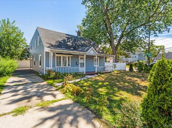 159 Spring Lane, Levittown, NY 11756