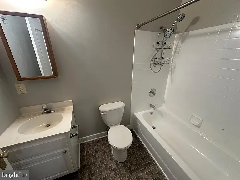 200 Hanover St #3A — Photo 9