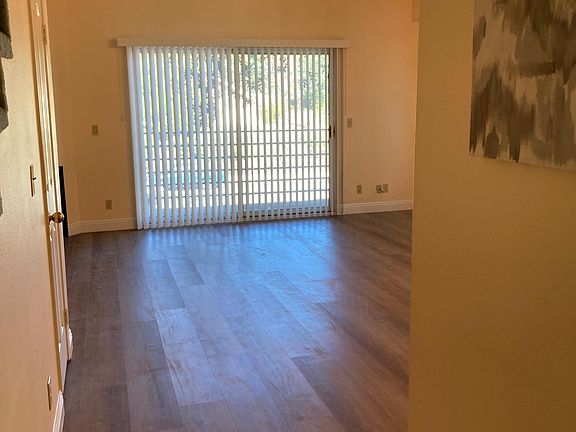 2nd image of 2706 Honolulu Ave APT 209
