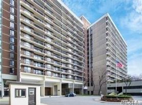 15218 Union Tpke, Flushing, NY