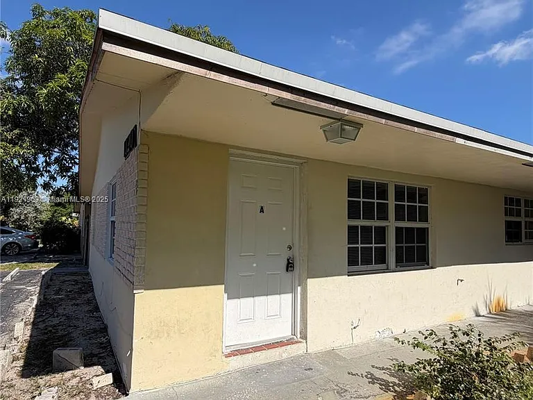 1320 SW 11th Ave #A — Photo 1