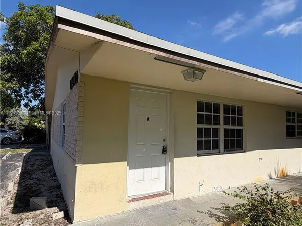 1320 SW 11th Ave #A, Deerfield Beach, FL 33441