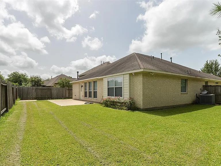 24822 Diamond Run Ct — Photo 12