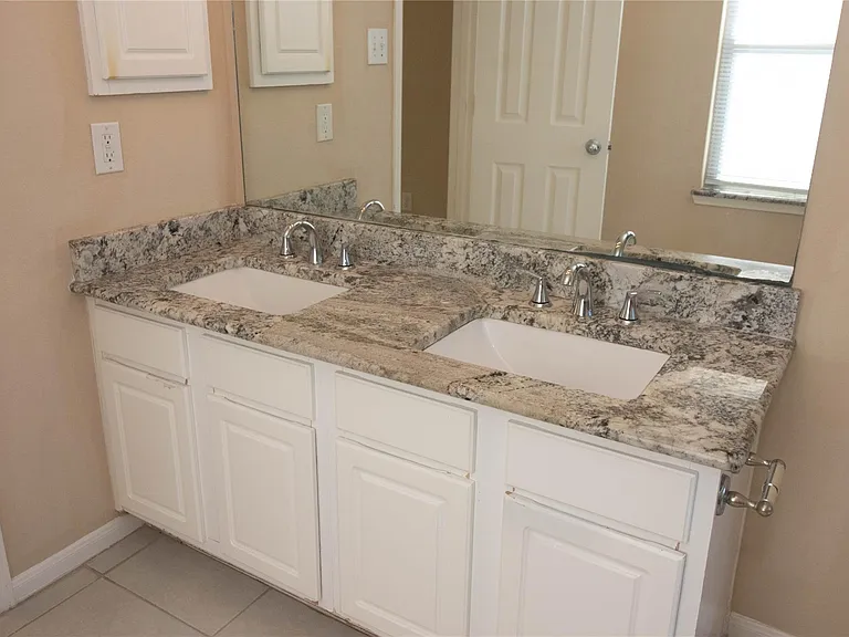 2202 Crossmill Ln — Photo 38